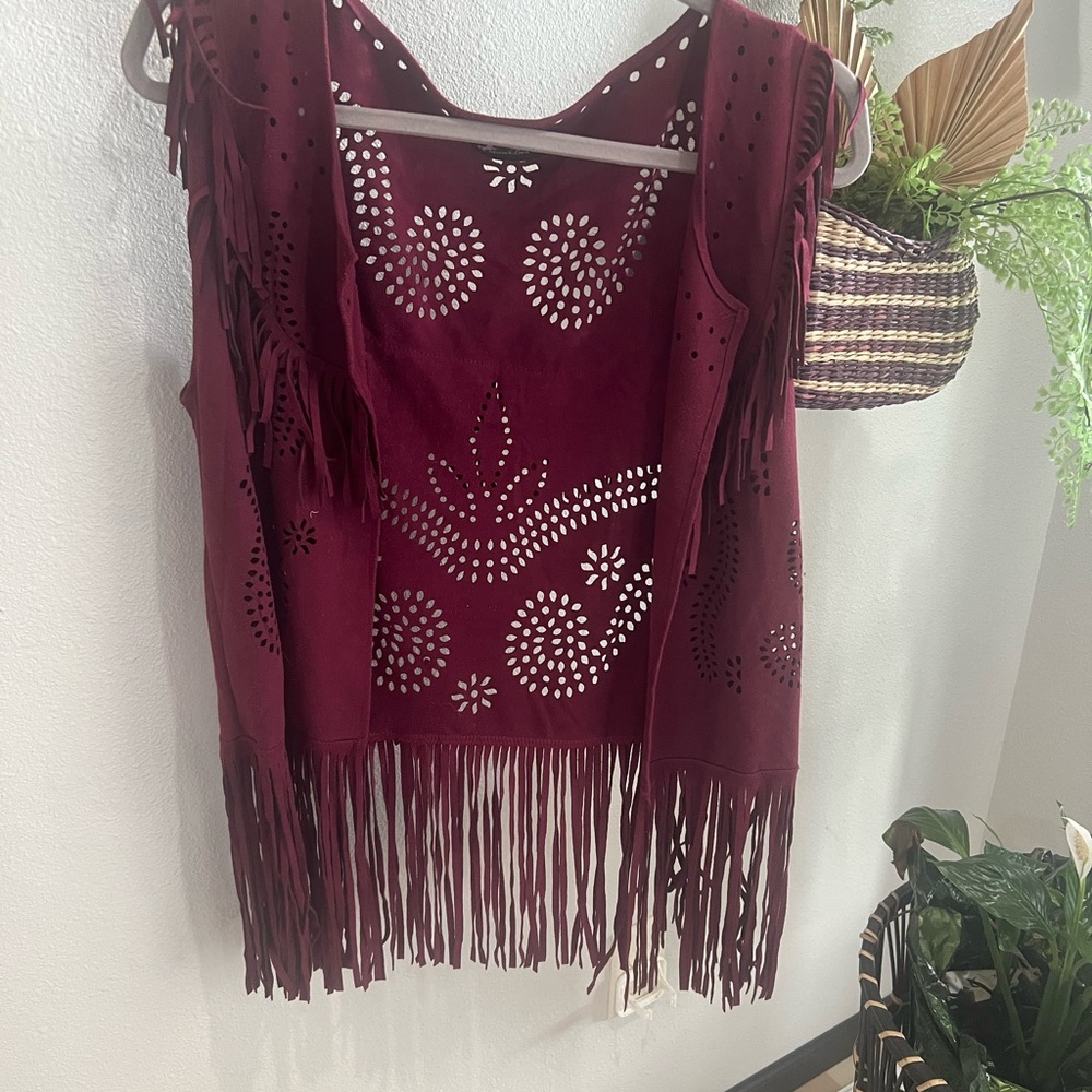 Montana West Maroon Cutout Fringe Vest